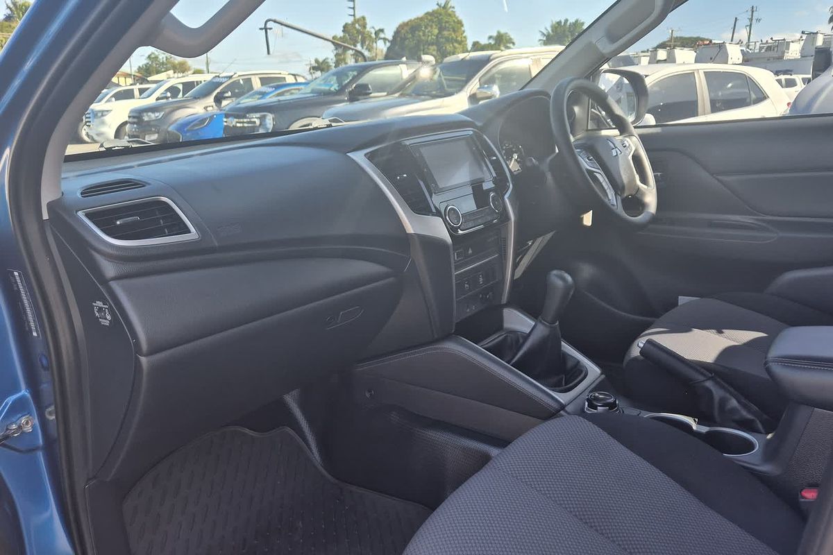2022 Mitsubishi Triton GLX+ MR 4X4