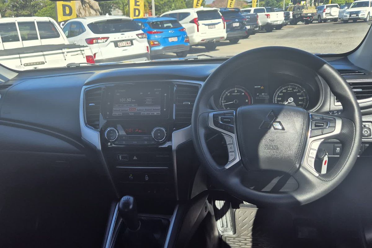 2022 Mitsubishi Triton GLX+ MR 4X4
