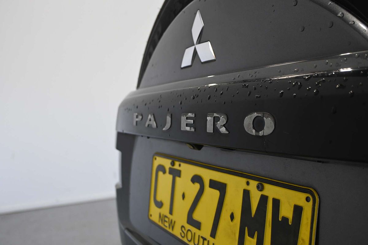 2014 Mitsubishi Pajero VR-X LWB (4x4) NW MY14