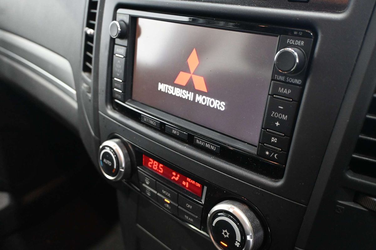 2014 Mitsubishi Pajero VR-X LWB (4x4) NW MY14