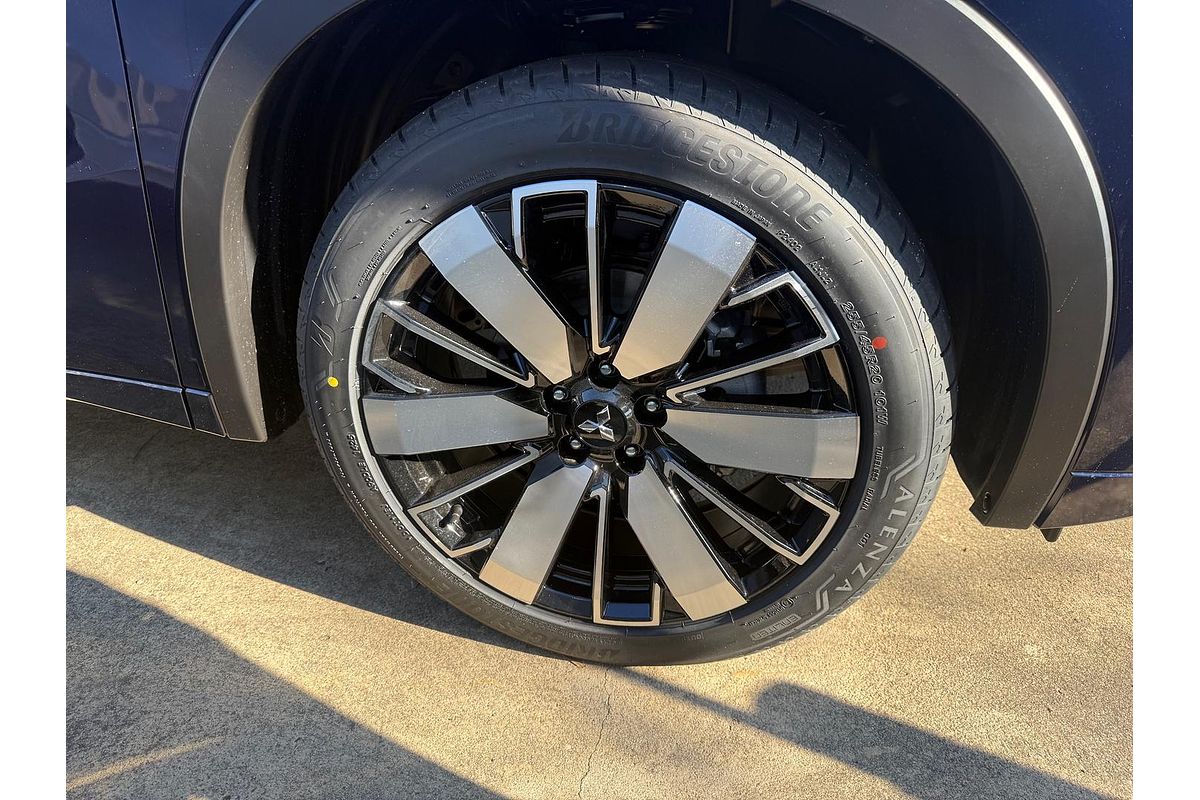 2025 Mitsubishi Outlander Exceed ZM