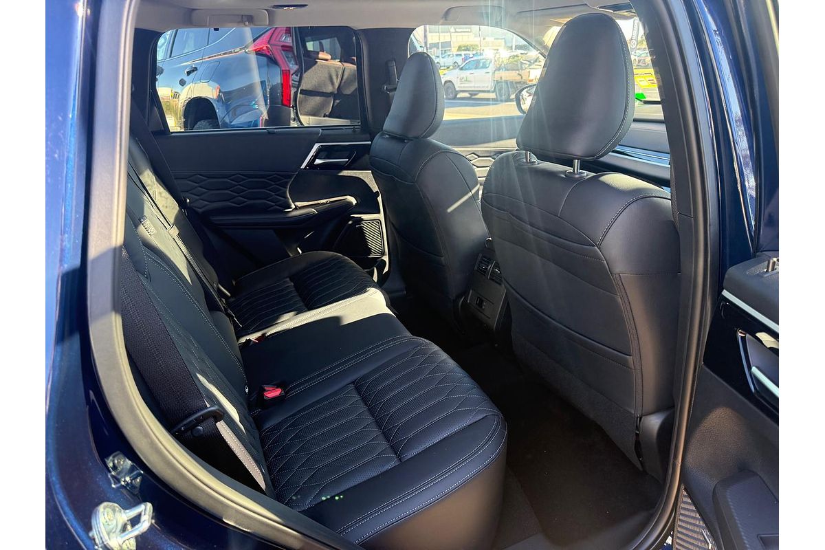 2025 Mitsubishi Outlander Exceed ZM