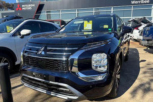 2025 Mitsubishi Outlander Exceed ZM