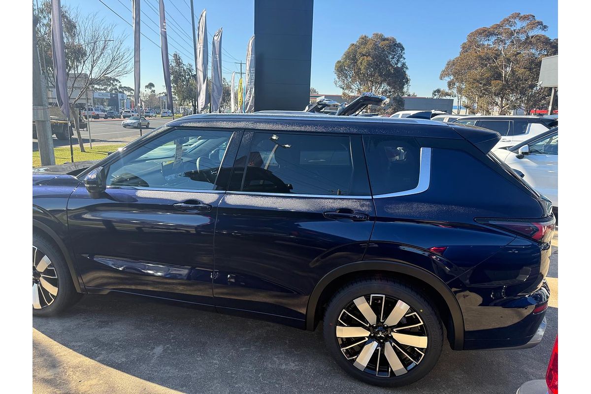 2025 Mitsubishi Outlander Exceed ZM
