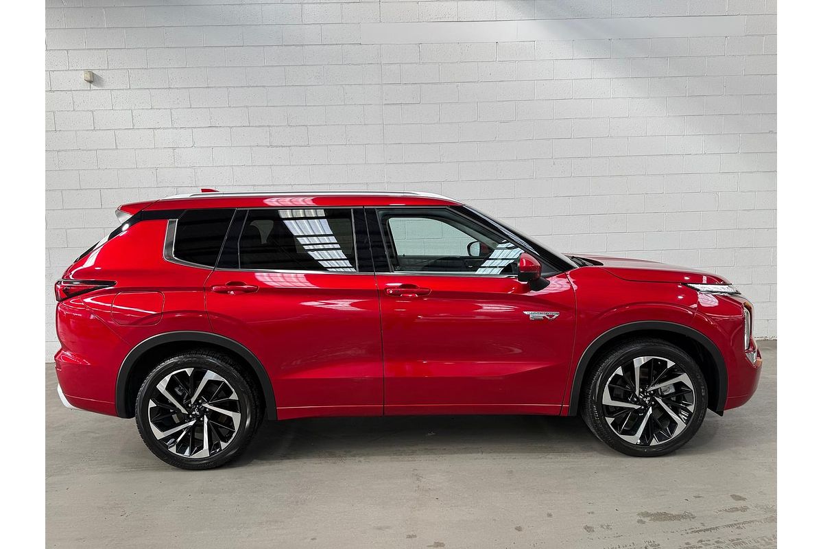 2024 Mitsubishi Outlander PHEV Exceed ZM