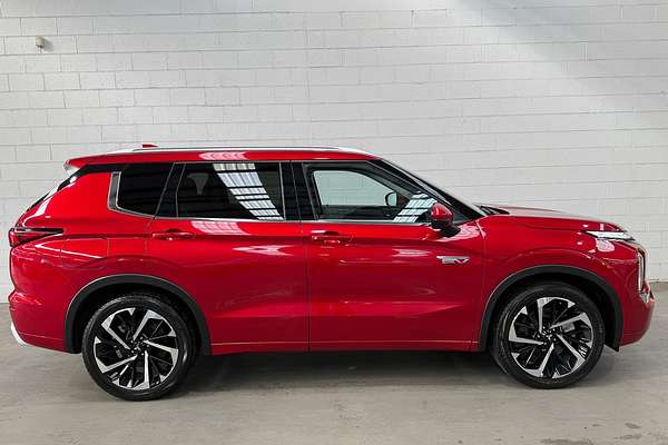 2024 Mitsubishi Outlander PHEV Exceed ZM