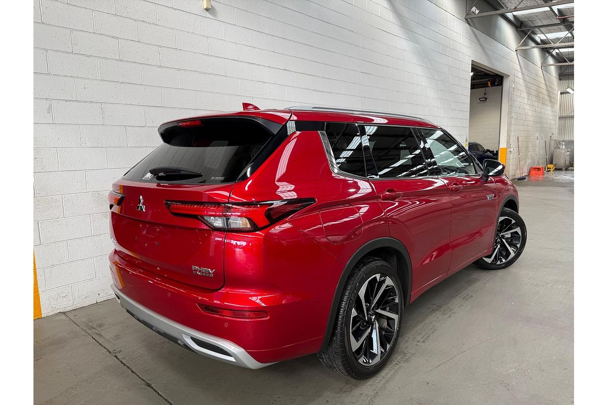 2024 Mitsubishi Outlander PHEV Exceed ZM