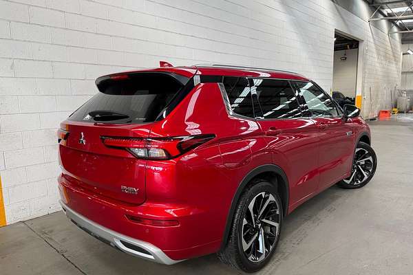 2024 Mitsubishi Outlander PHEV Exceed ZM