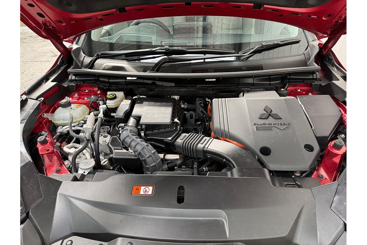 2024 Mitsubishi Outlander PHEV Exceed ZM