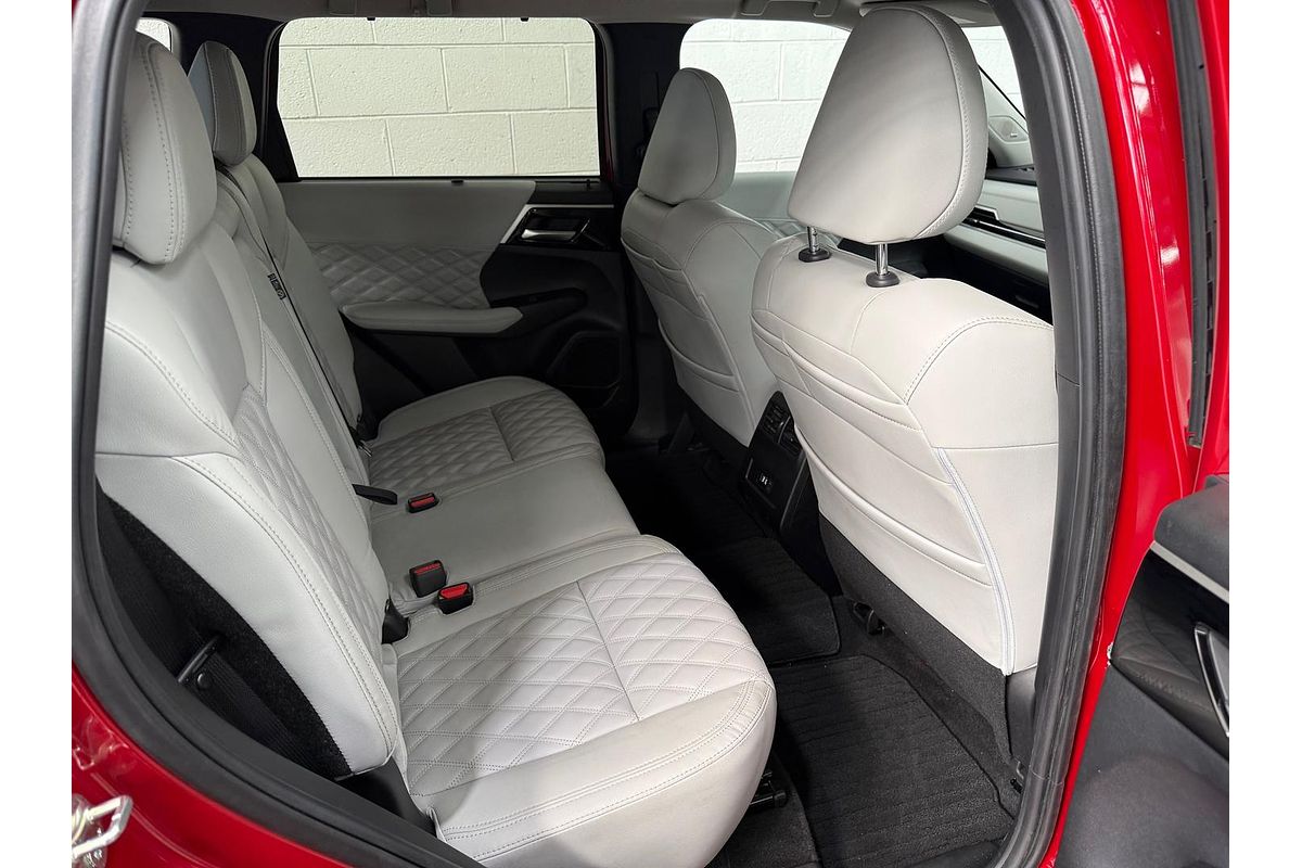2024 Mitsubishi Outlander PHEV Exceed ZM