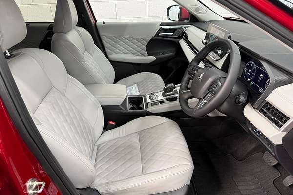 2024 Mitsubishi Outlander PHEV Exceed ZM