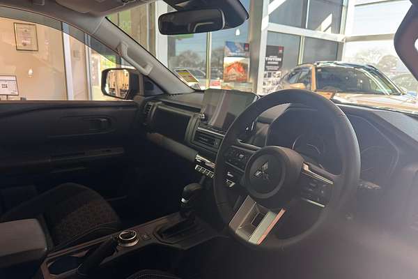 2025 Mitsubishi Triton GLX-R MV 4X4