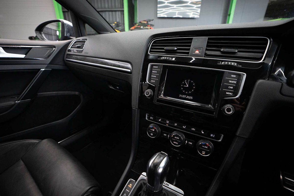 2015 Volkswagen Golf R 7