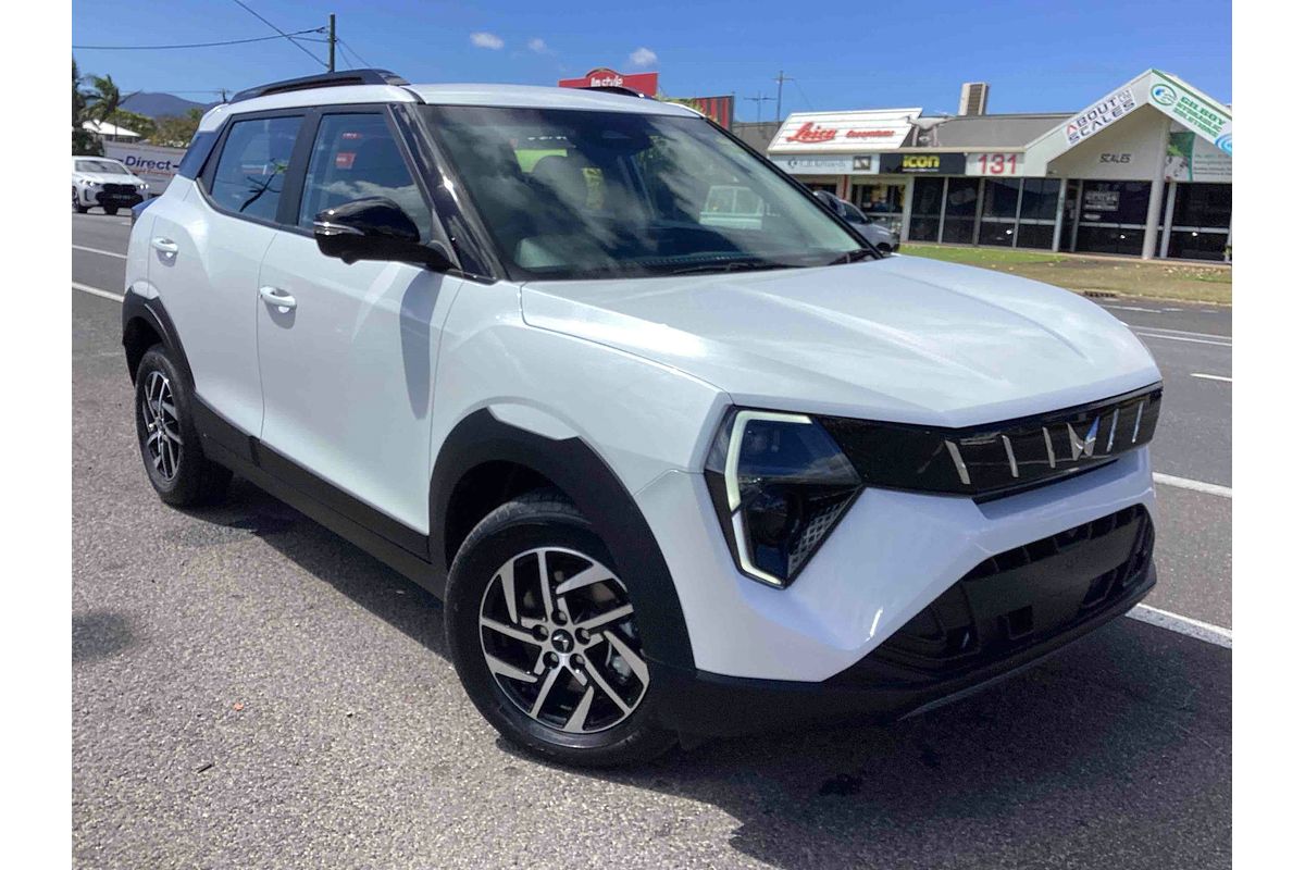 2025 Mahindra XUV3XO AX5L