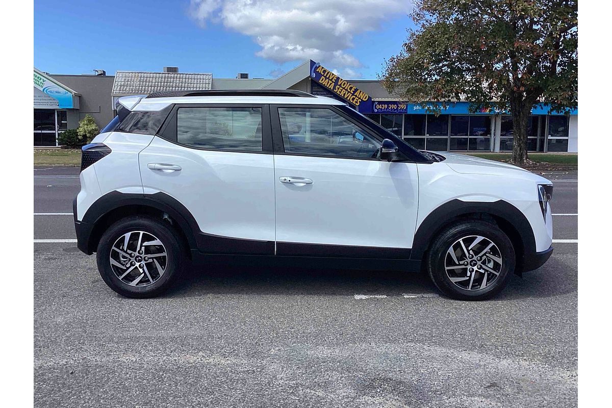 2025 Mahindra XUV3XO AX5L