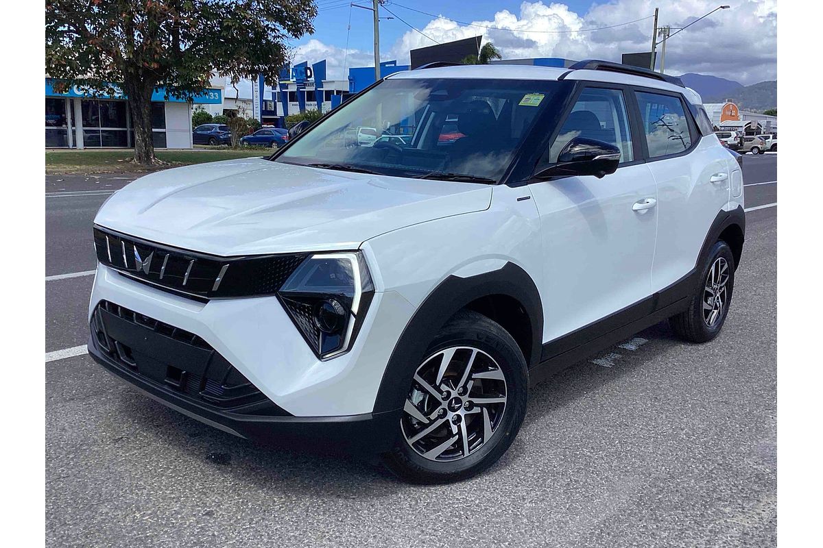 2025 Mahindra XUV3XO AX5L