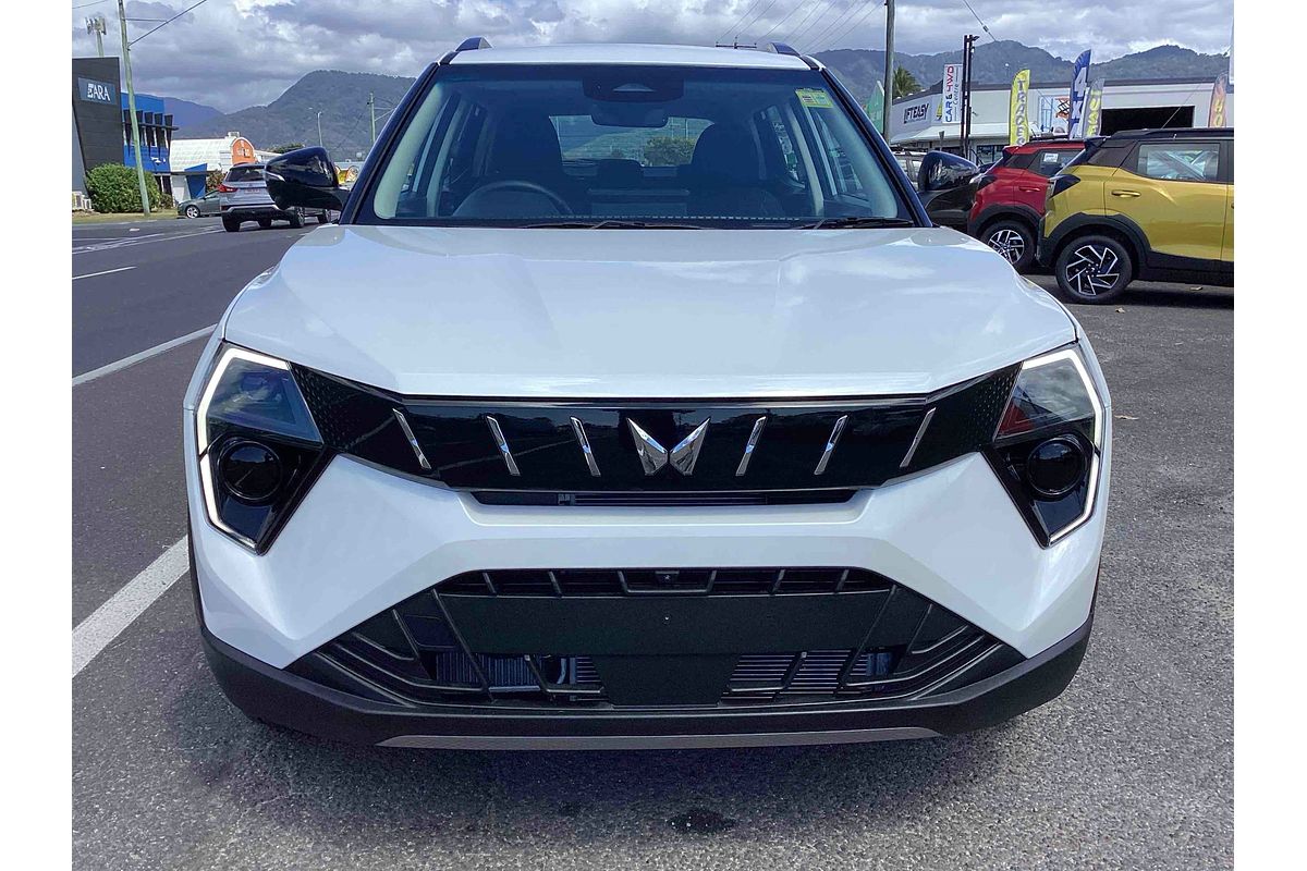 2025 Mahindra XUV3XO AX5L