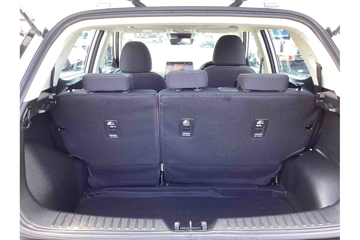 2025 Mahindra XUV3XO AX5L