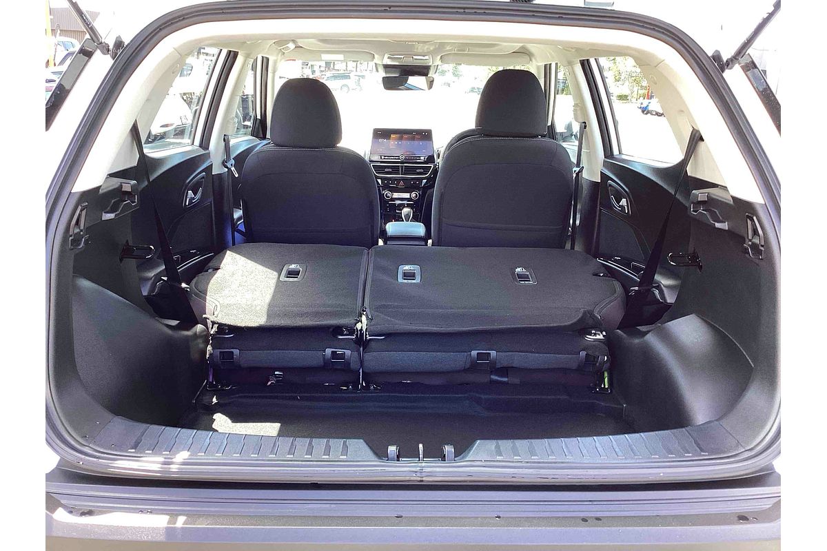 2025 Mahindra XUV3XO AX5L