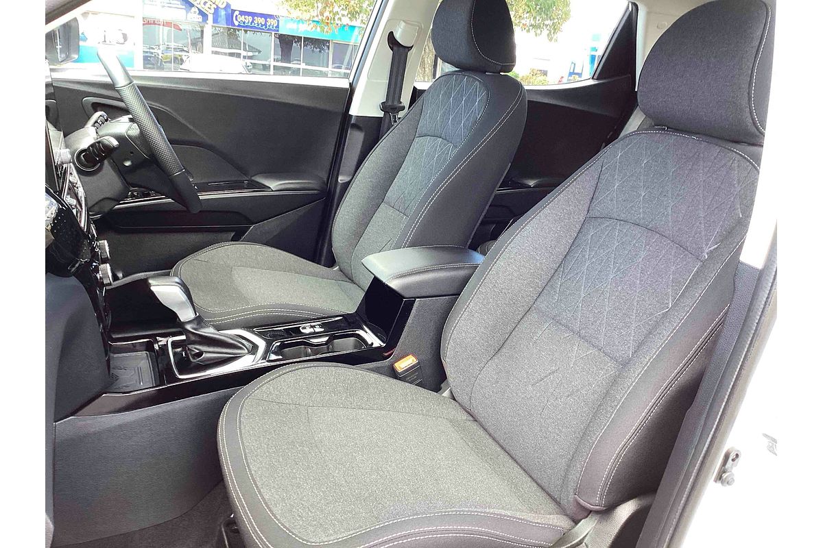 2025 Mahindra XUV3XO AX5L