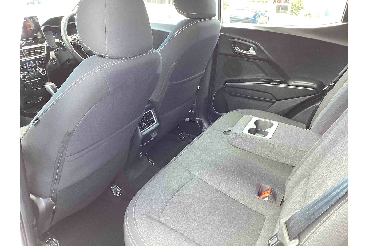 2025 Mahindra XUV3XO AX5L