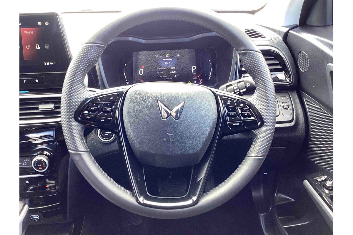2025 Mahindra XUV3XO AX5L