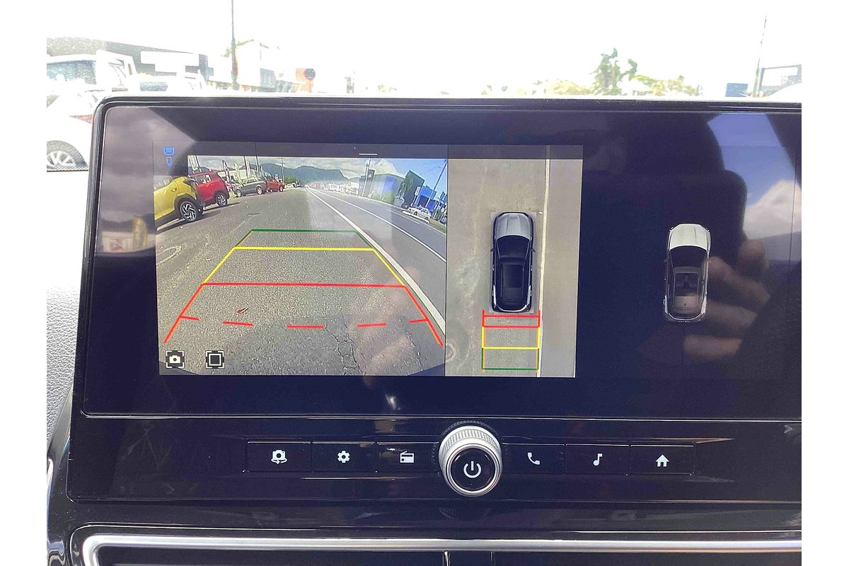 2025 Mahindra XUV3XO AX5L