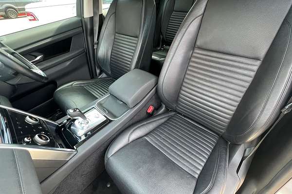 2020 Land Rover Discovery Sport D150 S L550