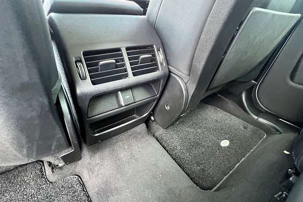2020 Land Rover Discovery Sport D150 S L550