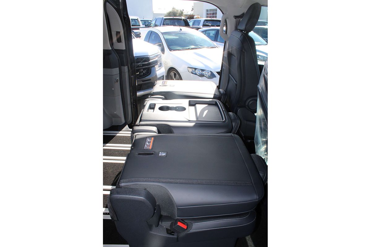2025 Ford Tourneo Titanium X AV SWB