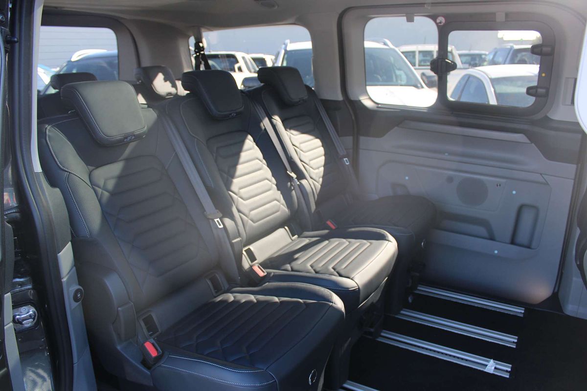 2025 Ford Tourneo Titanium X AV SWB