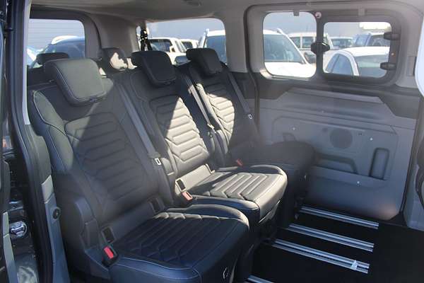 2025 Ford Tourneo Titanium X AV SWB