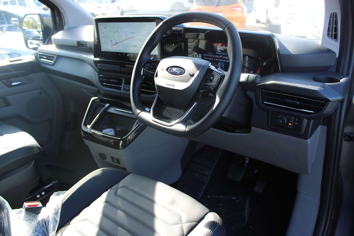 2025 Ford Tourneo Titanium X AV SWB
