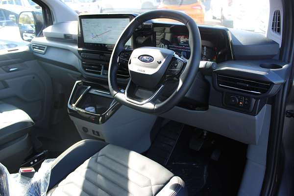 2025 Ford Tourneo Titanium X AV SWB