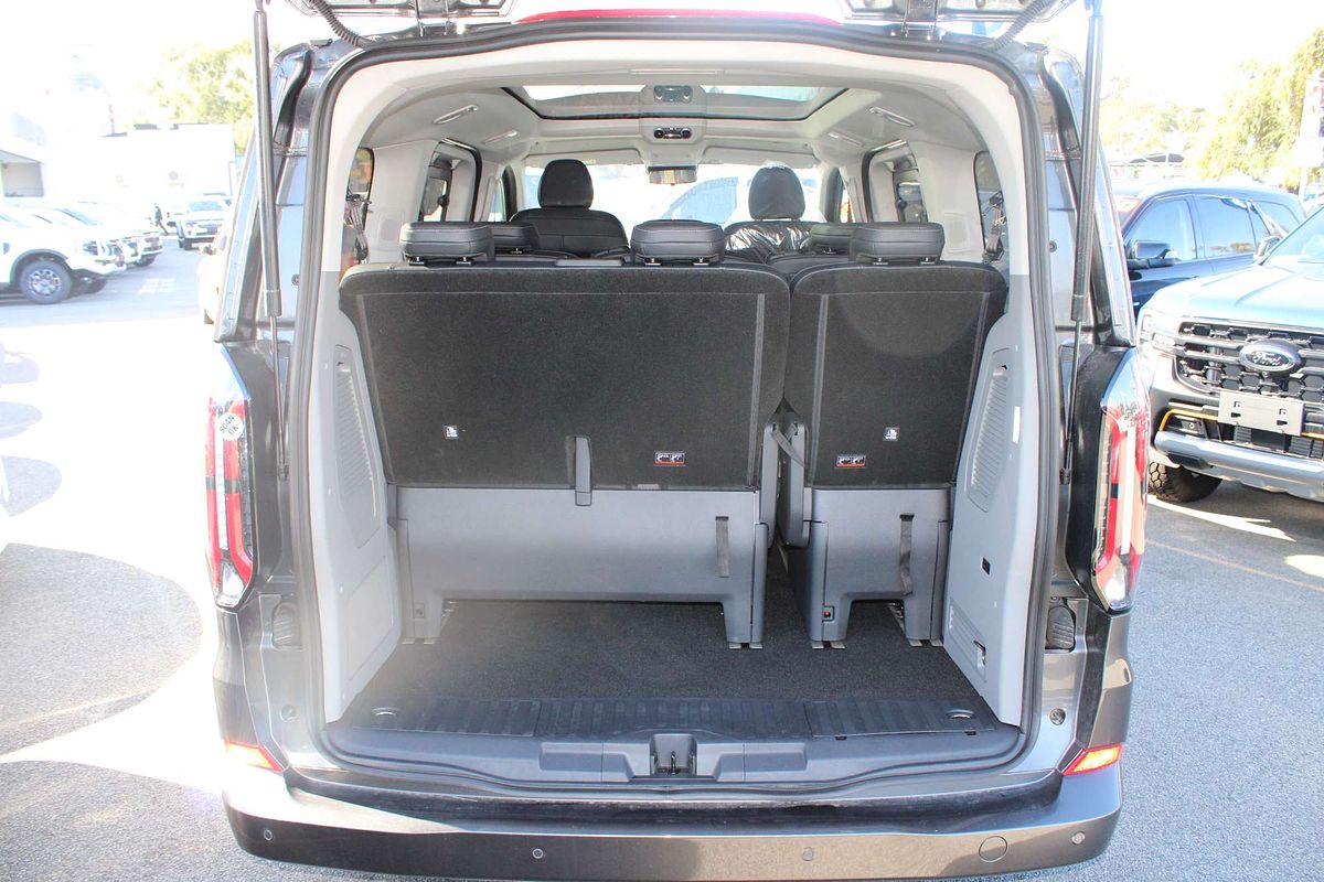 2025 Ford Tourneo Titanium X AV SWB