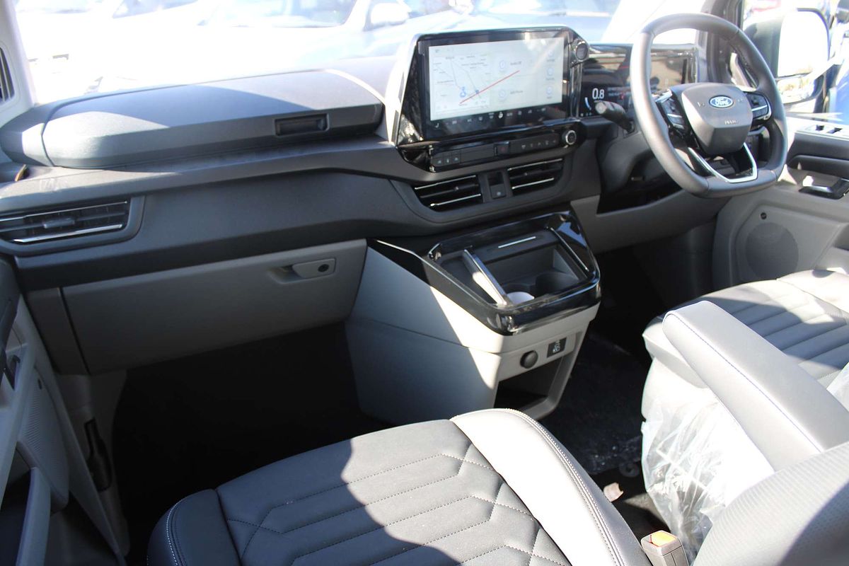 2025 Ford Tourneo Titanium X AV SWB