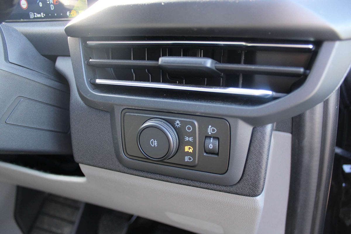 2025 Ford Tourneo Titanium X AV SWB