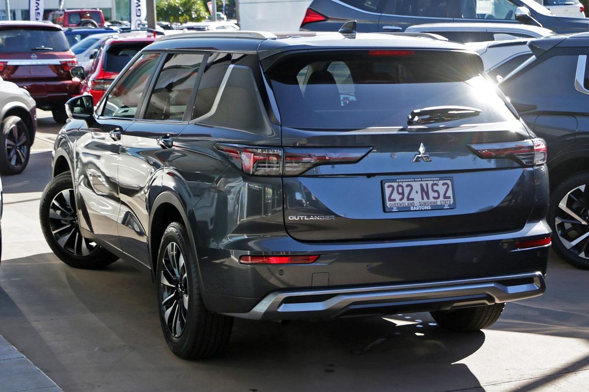 2025 Mitsubishi Outlander LS ZM