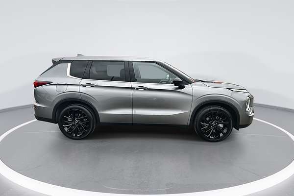 2023 Mitsubishi Outlander LS ZM