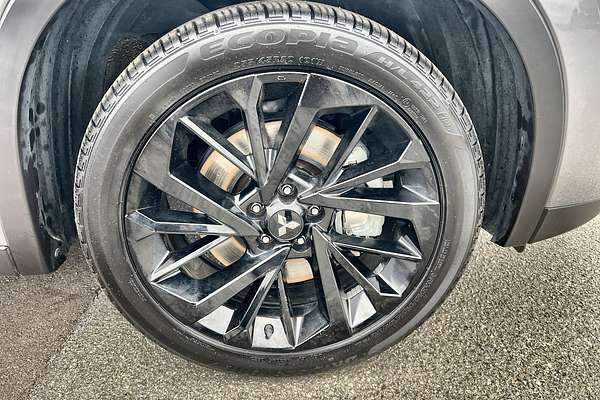 2023 Mitsubishi Outlander LS ZM
