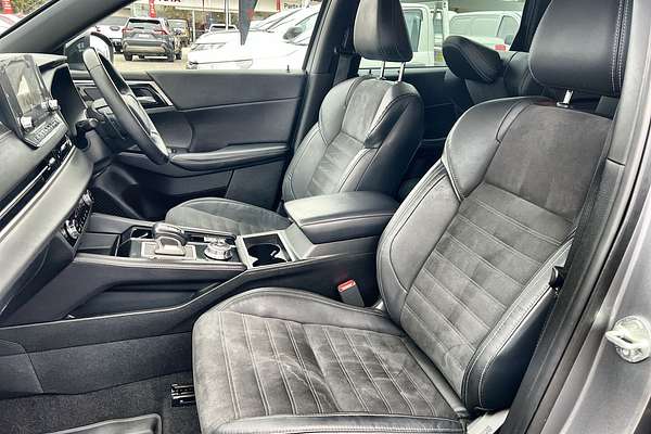 2023 Mitsubishi Outlander LS ZM