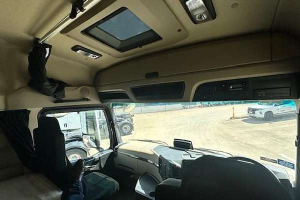 2024 Mercedes-Benz Actros 2663