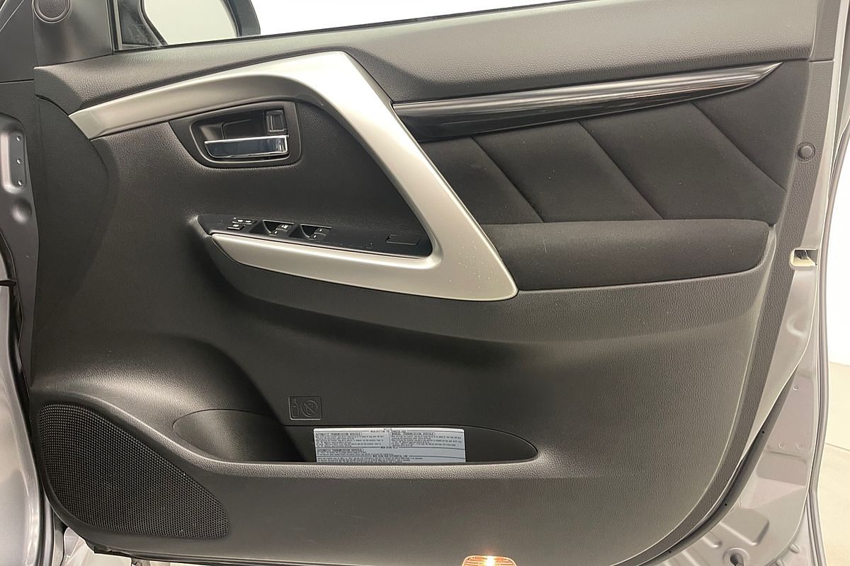 2018 Mitsubishi Pajero Sport GLX QE