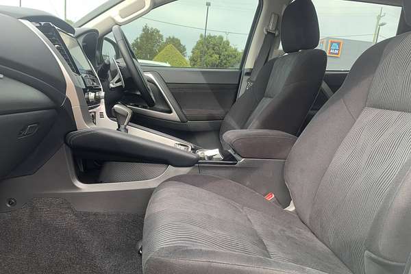 2020 Mitsubishi Pajero Sport GLX QF