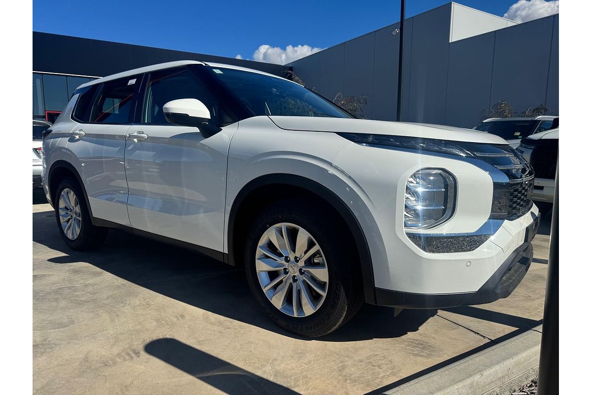 2025 Mitsubishi Outlander ES ZM