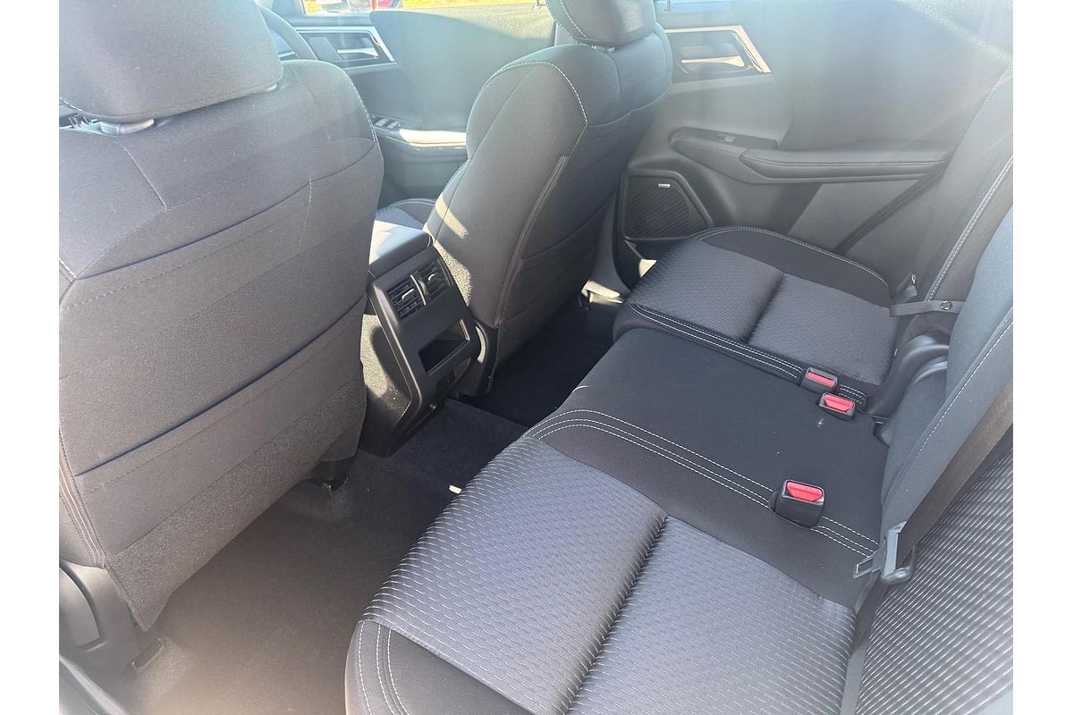 2025 Mitsubishi Outlander ES ZM