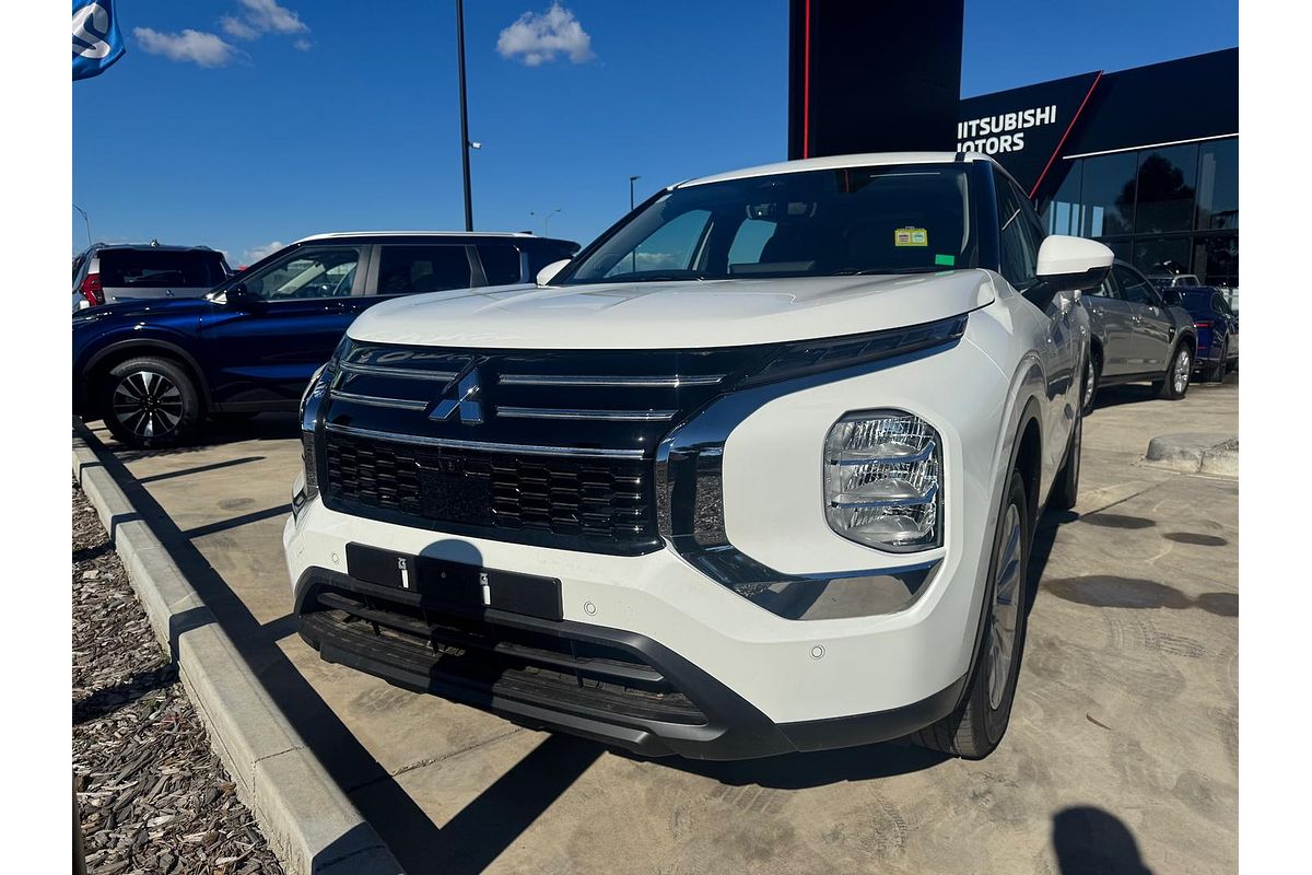 2025 Mitsubishi Outlander ES ZM