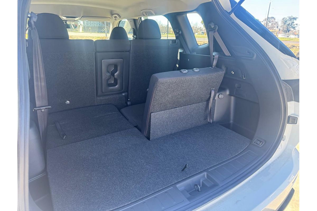 2025 Mitsubishi Outlander ES ZM