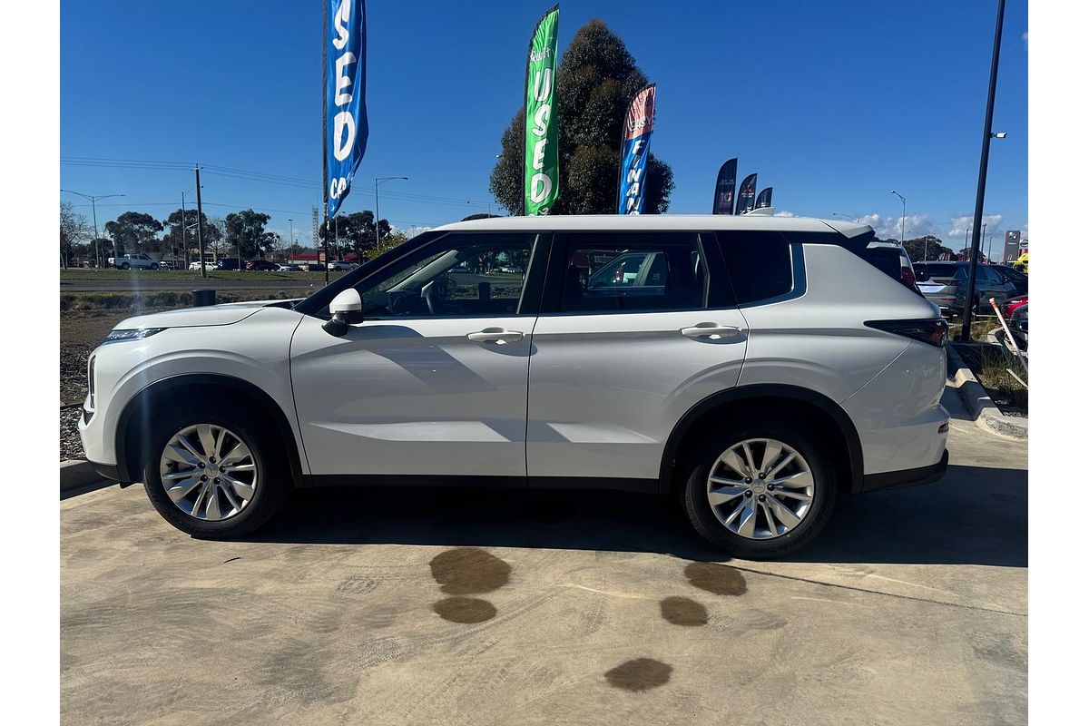 2025 Mitsubishi Outlander ES ZM