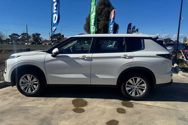 2025 Mitsubishi Outlander ES ZM